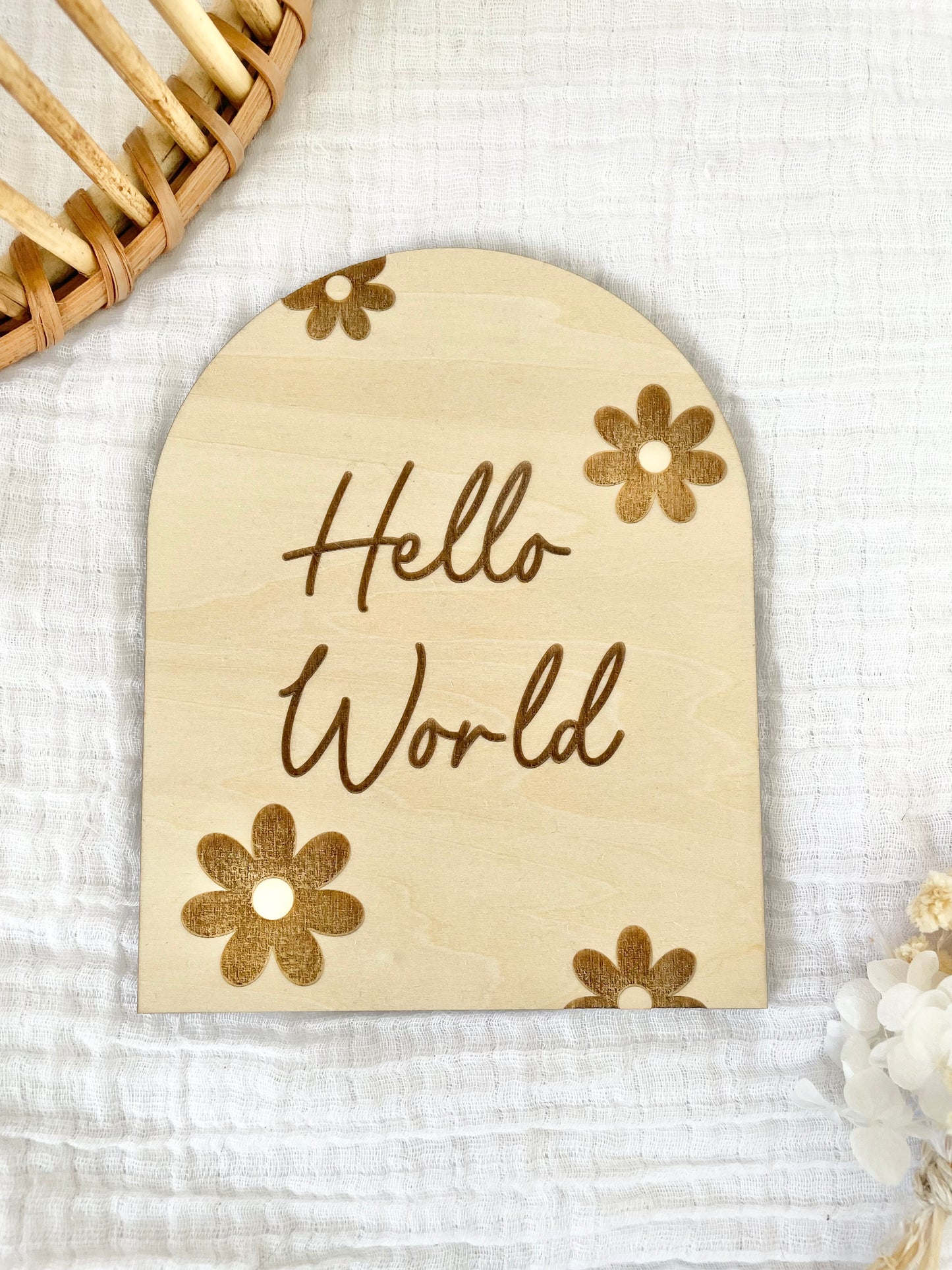 Hello World Baby Announcement Plaque - Daisy