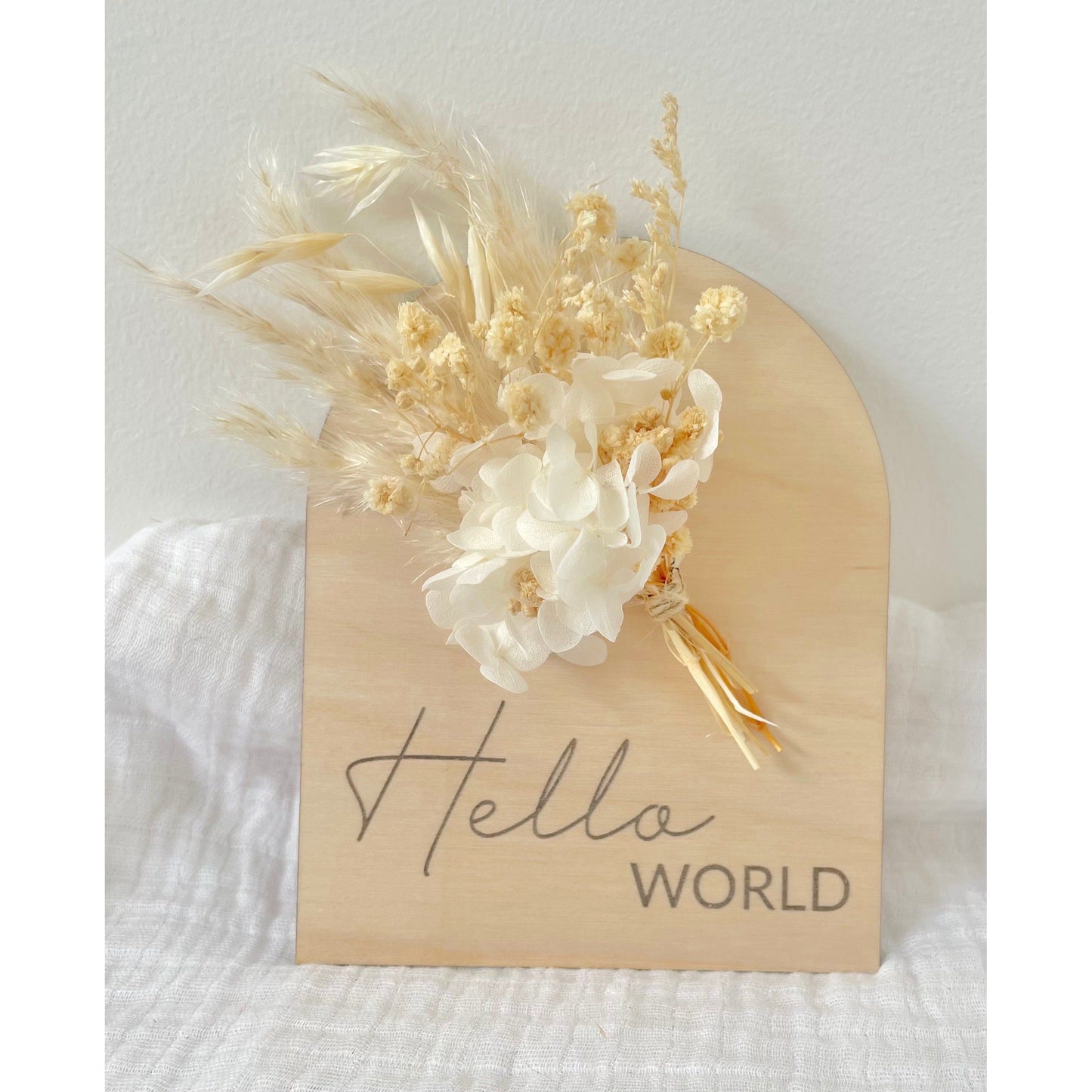 Hello World Baby Annoucement Plaque with Dried Flowers - Little Keep & Co